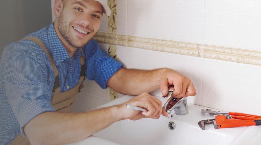 Handle or spout repair in Valrico, FL